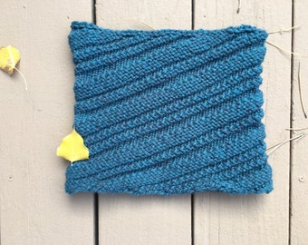 One Row Cowl - a loom knit pattern