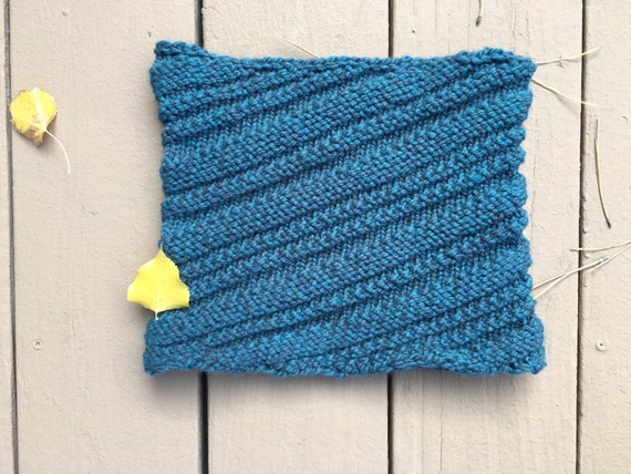 Clog Slippers - a loom knit pattern