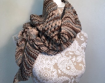 Diagonal Knot Stitch Scarf - a loom knit pattern