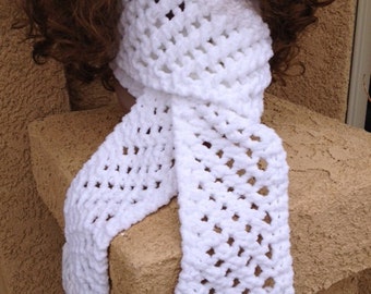 Lattice Stitch Scarf - a loom knit pattern