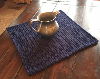 Simple Square Table Scarf -- a loom knit pattern