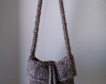 Bucket Bag- a loom knit pattern