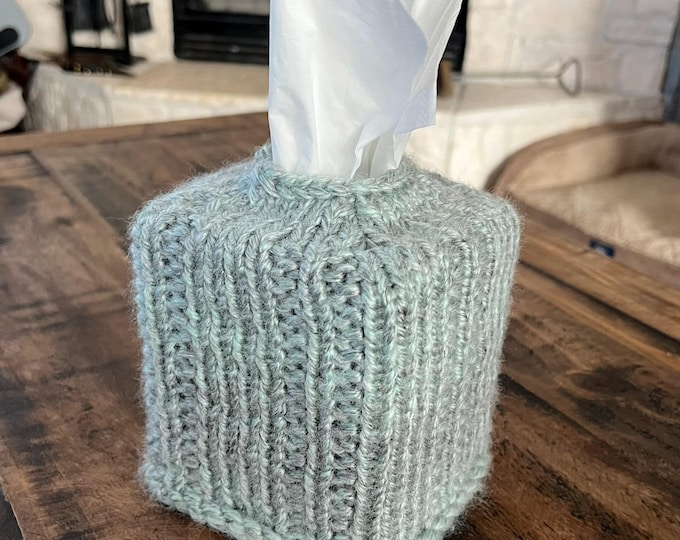 Featured listing image: Tissue Box Cover -- a loom knit pattern