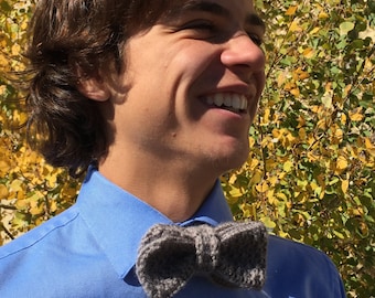 Bow Tie  --  a loom knit pattern