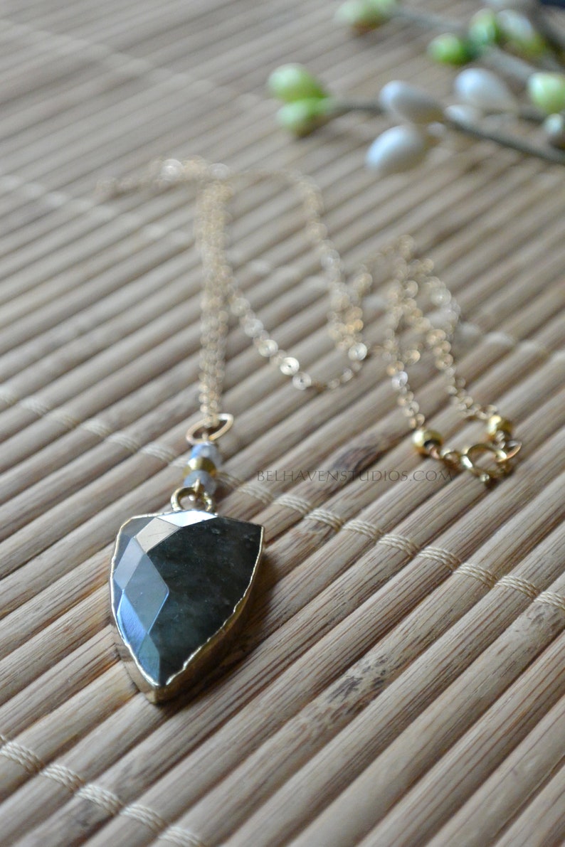 Labradorite point pendant gemstone 14K goldfil necklace Labradorite necklace Semi precious Gemstones Trendy layering 14k gold fil jewelry