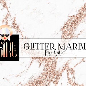 Könnte beinhalten: Weißer Marmor Hintergrund mit einem Überzug aus roségoldenen Glitzer. Der Text "Glitter Marble Rose Gold" ist in schwarzer Schrift geschrieben.