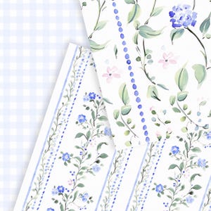 Puede incluir: Tres patrones diferentes de tela floral azul y blanca con fondo de cuadros. Los patrones presentan delicadas flores azules y hojas sobre un fondo blanco con una l&iacute;nea punteada azul.