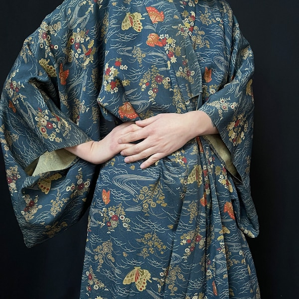 Antique Silk Kimono Silk Crêpe Kimono Traditional Japanese Antique Robe Floral  Kimono with Butterflies Traditional Costume Japan