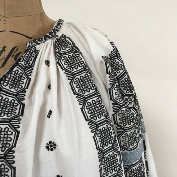 Vintage Romanian Blouse - 1940s Embroidered Shirt
