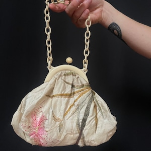 Bolso de noche bordado Bolso de seda Bolso de seda oriental Bolso bordado con flores japonesas Mariposas Flores Bolso vintage de los años 20 Coleccionable