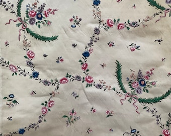 Antieke handgeschilderde jurk zijde 18e-eeuwse jurk zijde Rococo zijde verzamelbaar textiel interieur decor museum waardige studiereferentie