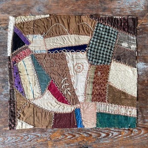 Antik Handgjord Galen Patchwork Sampler Panelbroderi Traditionell Amerikansk Folkkonst Patchwork Sidentextilier