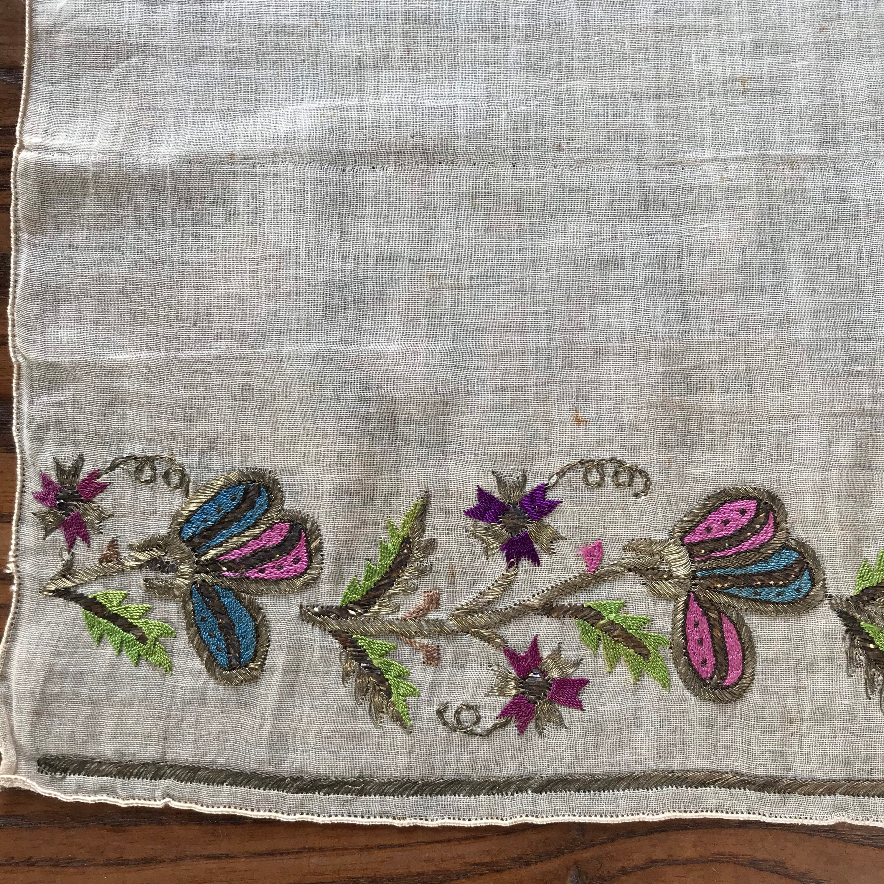 Nappe et serviettes anciennes en lin brodées main en france
