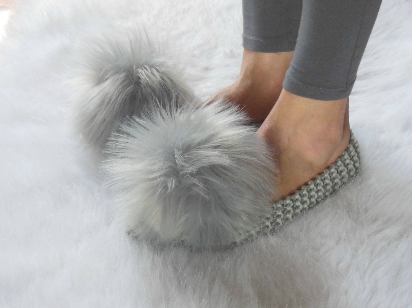 fur gray pointed or round toe ballet flats, women's non-slip slippers, cotton slippers, real fur pom-poms, gift wrapping fur gray pointed or round toe ballet flats, women's non-slip slippers, cotton slippers, real fur pom-poms, gift wrapping