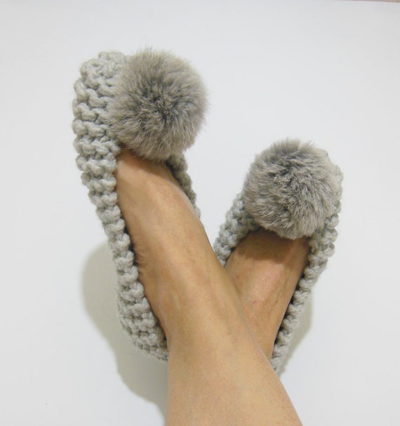 slippers with pom poms