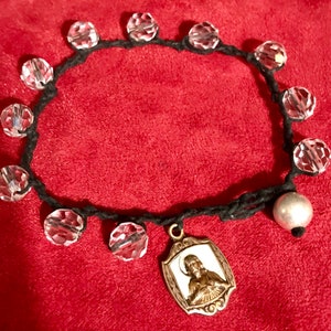 Crystal crochet bracelet w/ vintage religious medal ~ 7.5&quot;