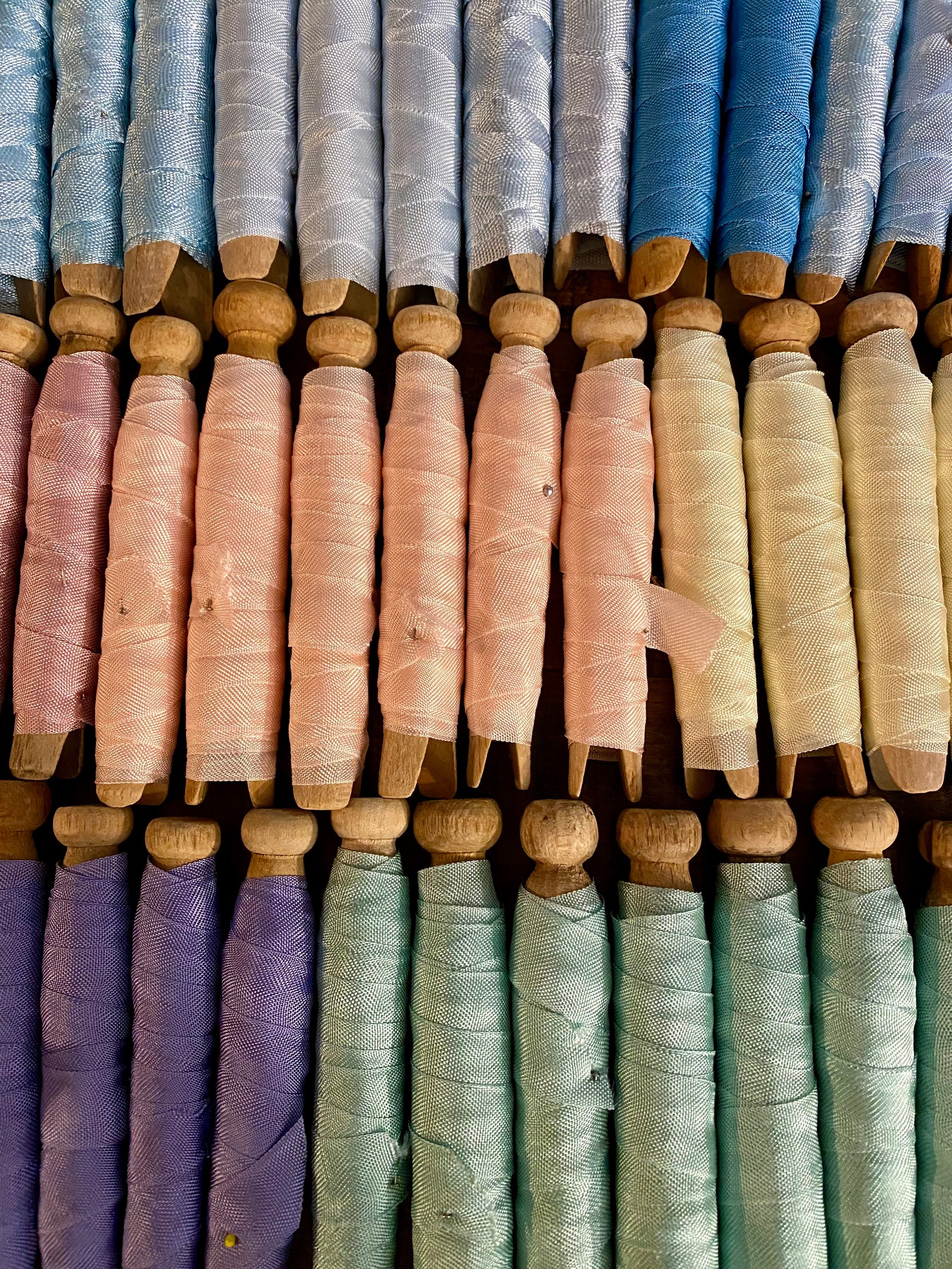 Hug Snug 1/2 Inch Rayon Seam Binding - Chocolate Brown 100 Yard Roll