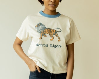 Detroit Sports T-Shirt, Bio-T-Shirt mit Rundhalsausschnitt, Ligers, Tigers, Lions, Detroit Kleidung