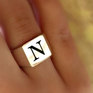 Anillo de señalización de plata de primera ley, anillo unisex personalizado, anillos de los amantes, anillo de letra, anillo de monograma, anillo de pinky, anillo de sello, anillo cuadrado