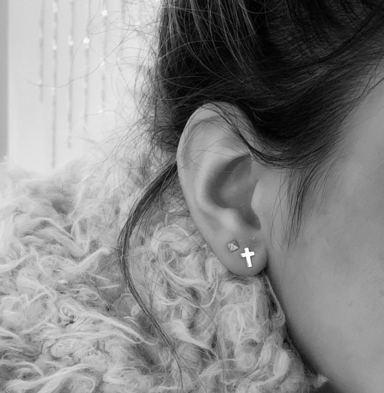SMALL CROSS STUD EARRINGS