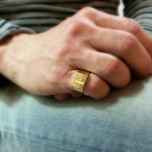 Anillo de sello de los hombres, joyería personalizada para los hombres, anillo de la carta, anillo de la señal del padre, regalo del marido, joyería de los hombres, anillo para él, anillo del sello