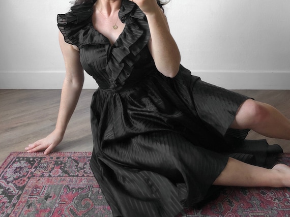 Black Ruffle Taffeta Gown | 80s vintage | size sm… - image 2