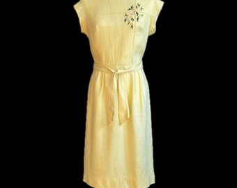 1960s Linen Dress Yellow Vintage Harmay New York Designer Dress, 60s Pencil Sheath, Floral 3-D embroidered, Women’s size Medium