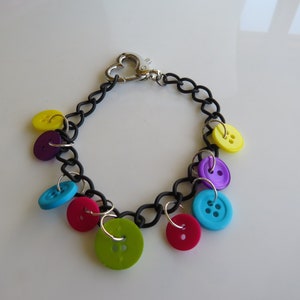 Buttoned Up bild 4