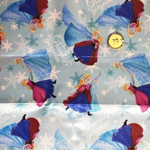 Sisters Skating, CP53015, Springs Creative Nuovo tessuto satinato - 60" W Graceful & Gorgeous - Anna ed Elsa - tagliato su misura