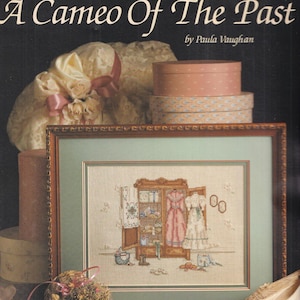 Ulotka z haftem krzyżykowym autorstwa Pauli Vaughan - A Cameo of the Past - Książka ósma - Około 1987 r.