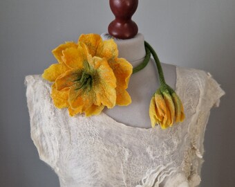 Hand felted flowers necklace, felted flower, felted necklace