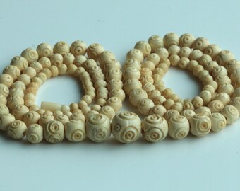 Elegant Vintage Graduted Carved Bead Long Necklace