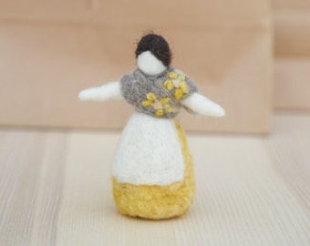 Needle-felted doll. Handmade whith wool, only natural colors and natural dye. Based on Galician tradicional costume (Spain).