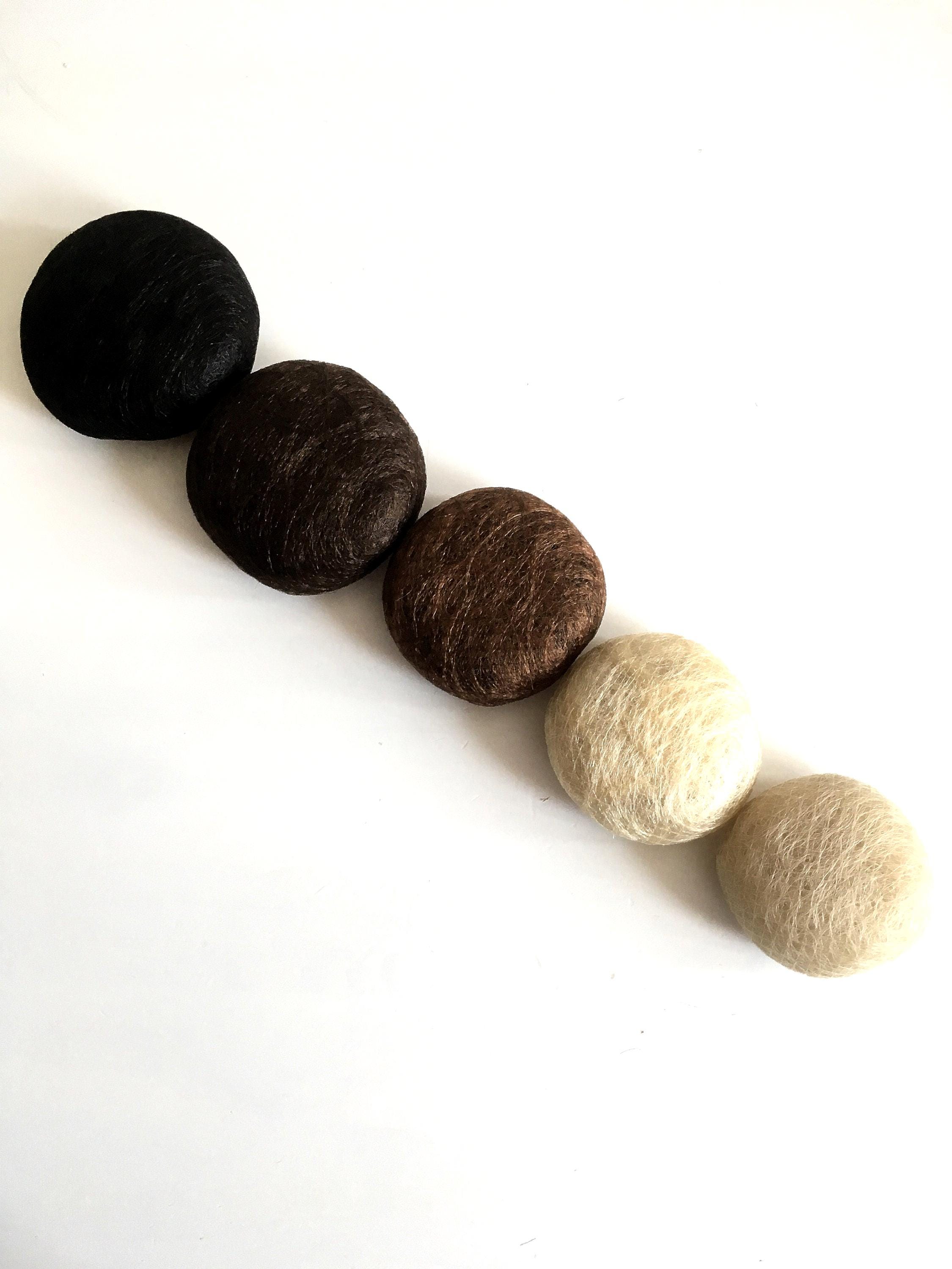 Black Small Hair Padding bun!  Perfect for the small hair volume with Hair Puff Pads from Hairpadding Official (UK)