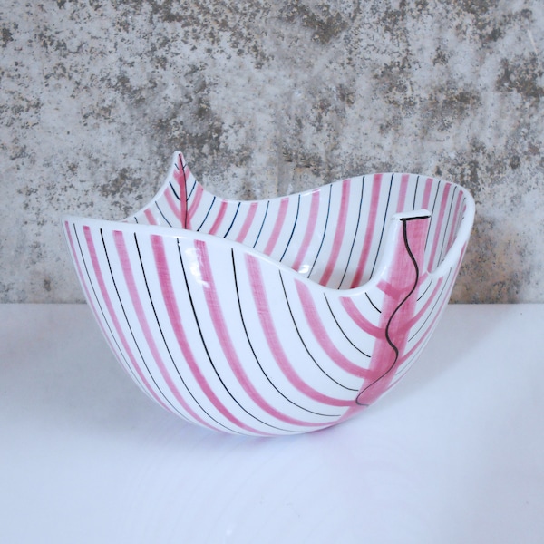 Striped Leaf Freeform Bowl in the Manner of Stig Lindberg - Made in Italy