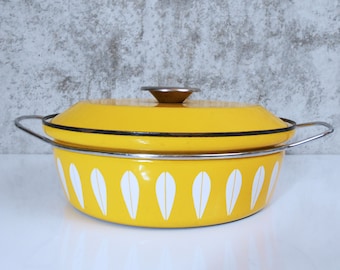 Cathrineholm, Norway Dutch Oven / Covered Casserole in the Yellow Lotus Pattern