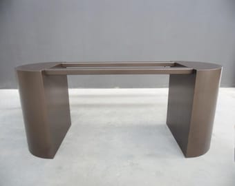 Modern böjd bordsfot i metall | Cylindrisk modern metallfot för glas-, marmor- och träbord | Skulpturellt bordsstöd | AYCA