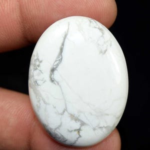 Cabochon 69,50 cts cabochon de howlite naturelle pour bijoux 37 x 28 x 7 mm