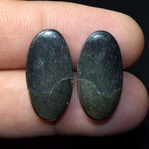 Cabochons ovales en or Apache naturel, 26,85 cts | Paire de boucles d'oreilles assorties | Cabochons de créateur pour la fabrication de bijoux