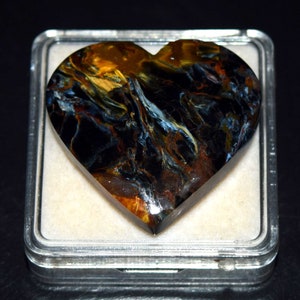 Cuore di Pietersite, bellissime arterie dorate in pietra preziosa cabochon a forma di cuore di Pietersite naturale da 50,00 ct, raro pezzo di cuore di Pietersite