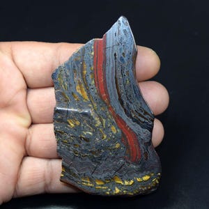 Lastra grezza di ferro naturale Tiger lucidata da entrambi i lati, lastra di ferro Tiger per scopi antichi e da regalo, lastre lapidarie, lastra di roccia, lastra espositiva