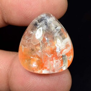 Pietra preziosa sciolta cabochon a forma di pera di quarzo lodolite naturale da 58,10 carati