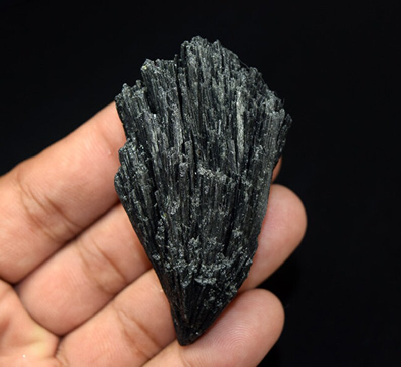 100 /% Natural Black Kyanite Rough 66*38*19 mm Fancy Mineral Gemstone 255.30 Cts