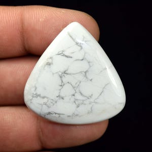 Cabochon 67,40 cts cabochon de howlite naturelle, pierre précieuse pour bijoux 36 x 36 x 6 mm