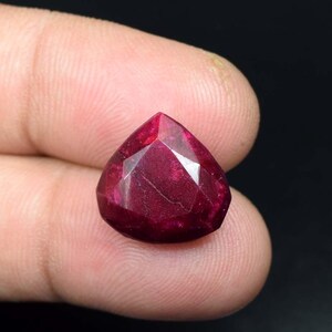 Rubino colore sfaccettato 14,55 carati. Rubino rosso africano naturale taglio a pera pietra preziosa sciolta, rubino africano naturale, anello con rubino, ciondolo con rubino
