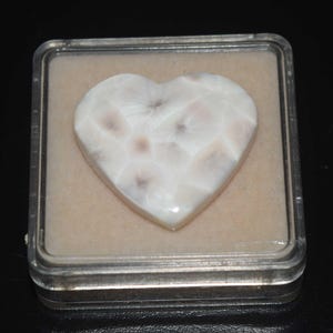 Thomsoniet cabochon, natuurlijke thomsoniet, natroliet cabochon hart losse edelsteen handgeslepen gepolijste edelsteen beschermende eigenschappen 17,50 cts