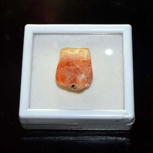 Pierre de soleil 100 % naturelle, 44,20 cts. Énorme pierre de poche brute en pierre de soleil, pierre brute de pierre de soleil naturelle, pierre de guérison à énergie positive
