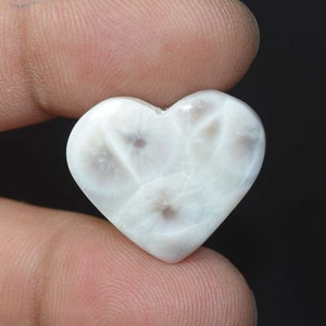 Cabochon a forma di cuore di thomsonite naturale da 15,95 ct / Pietra preziosa di cristallo di zeolite bianca / Fornitura di gioielli fatti a mano / Pietra rara da collezione / 24x19x5 mm