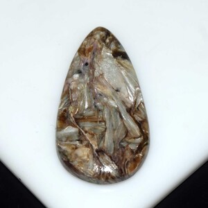 Cabochon di Charoite dorata, pietra preziosa naturale di Charoite dorata a forma di pera, pietra preziosa di Charoite