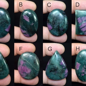 Cabochon di zoisite rubino, pietra preziosa cabochon di zoisite rubino, creazione di gioielli curativi fatti a mano con pietra preziosa, regalo per lei, avvolto con filo IN723